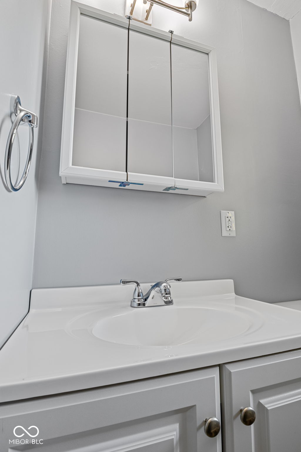 5832 South High School Road Indianapolis, IN 46221 - Photo 27 of 36