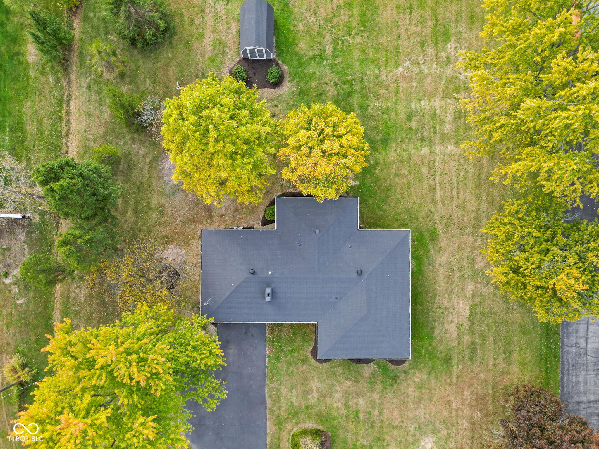 5832 South High School Road Indianapolis, IN 46221 - Photo 3 of 36