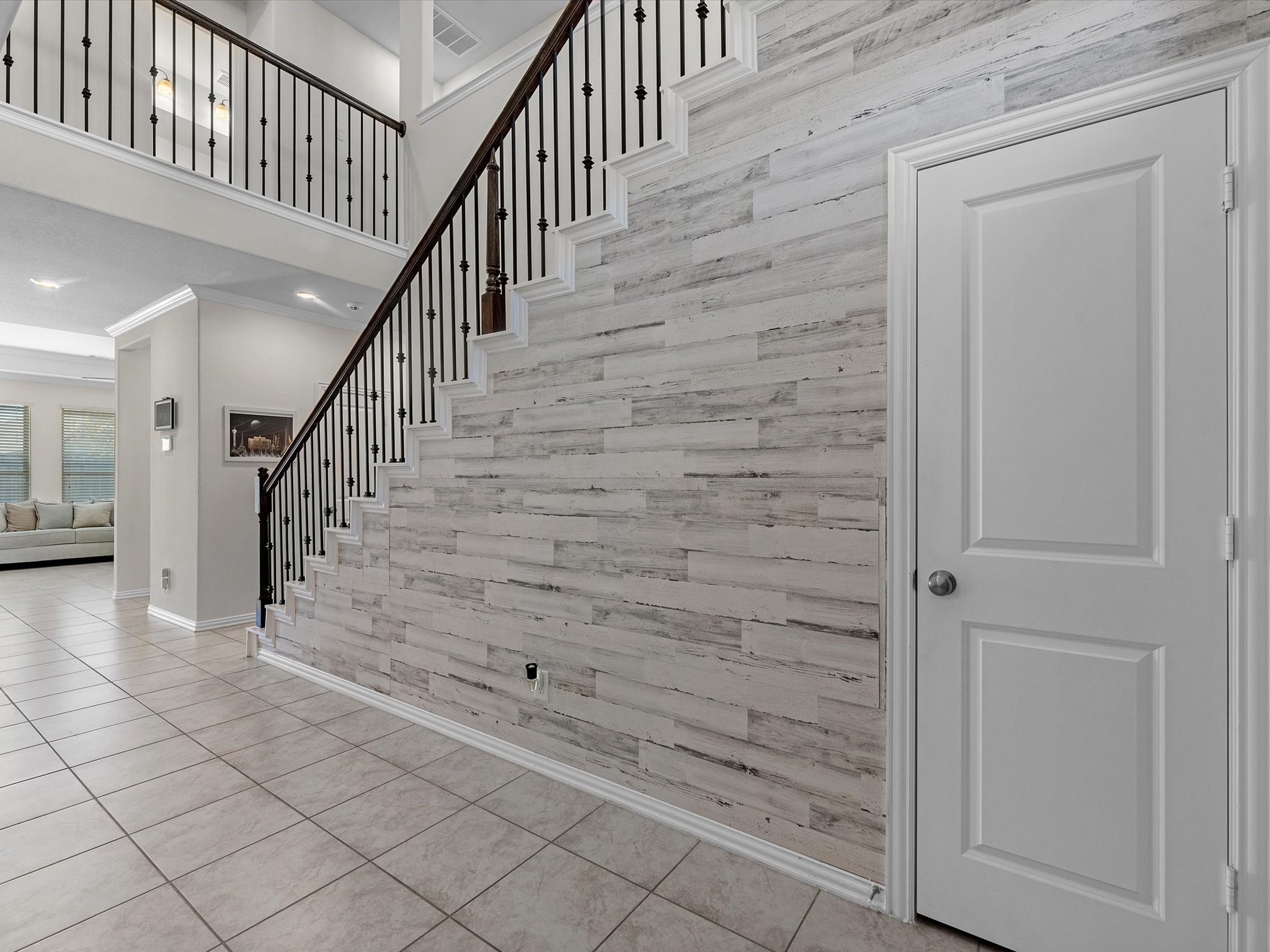 13838 Madera Bend Lane Rosharon, TX 77583 - Photo 11 of 32 Tasteful accent walls and updates throughout. Ample storage closets as well!