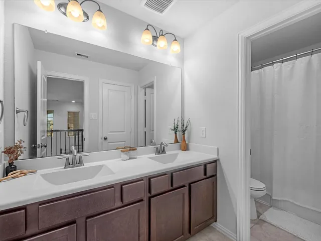 $374,990 | 13838 Madera Bend Lane, Rosharon, TX 77583