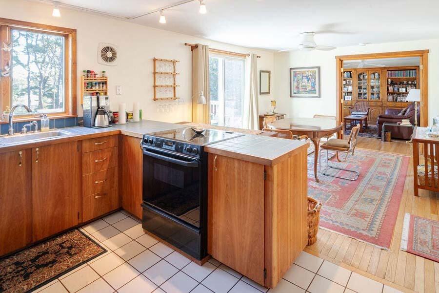 15 King Phillip Road Wellfleet, MA 02667 - Photo 8 of 41 20231026214440751709000000-o