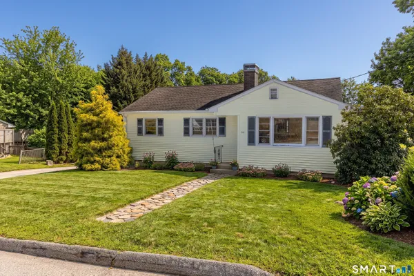 $555,000 | 32 Cedar Lane, Montville, CT 06382
