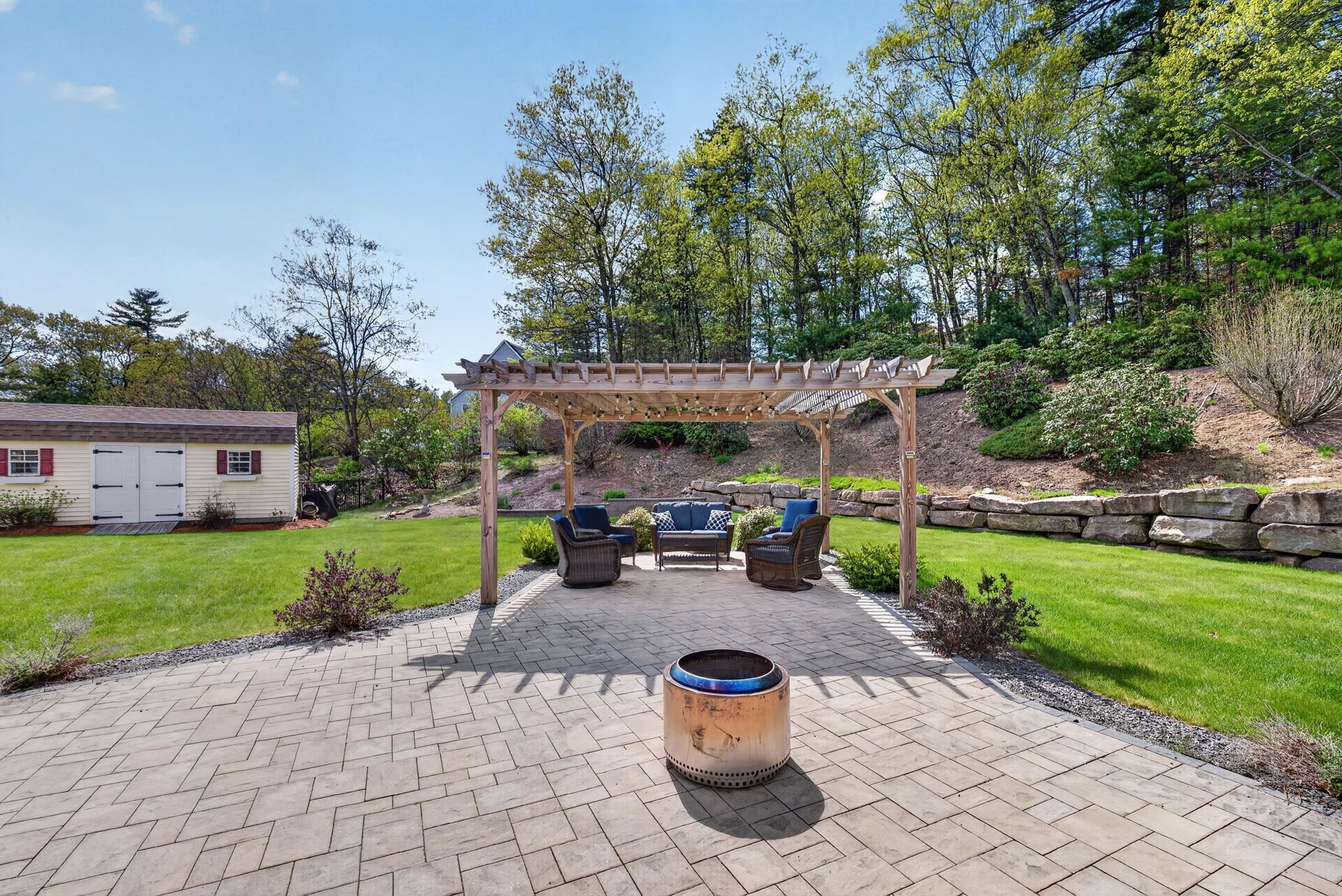 5 Cobblestone Road Pelham, NH 03076 - Photo 50 of 60