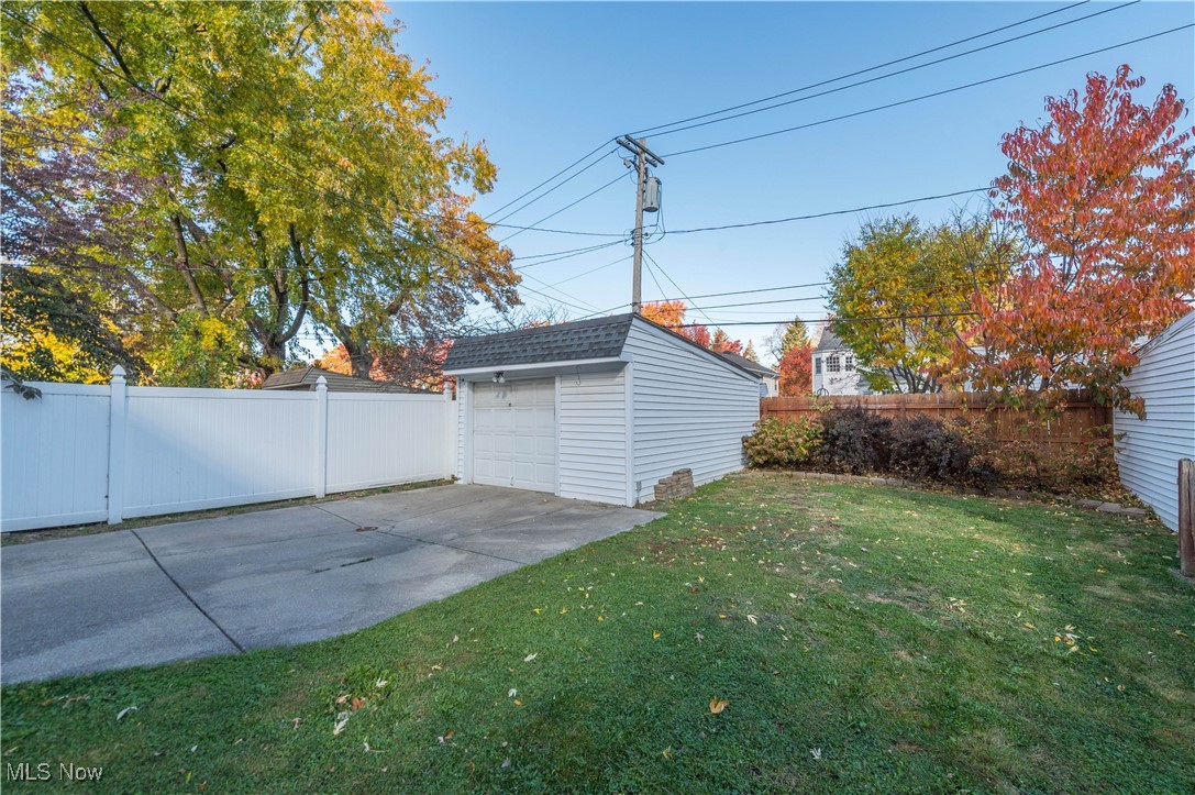 14426 Alger Road Cleveland, OH 44111 - Photo 4 of 36 Gallery Image 4