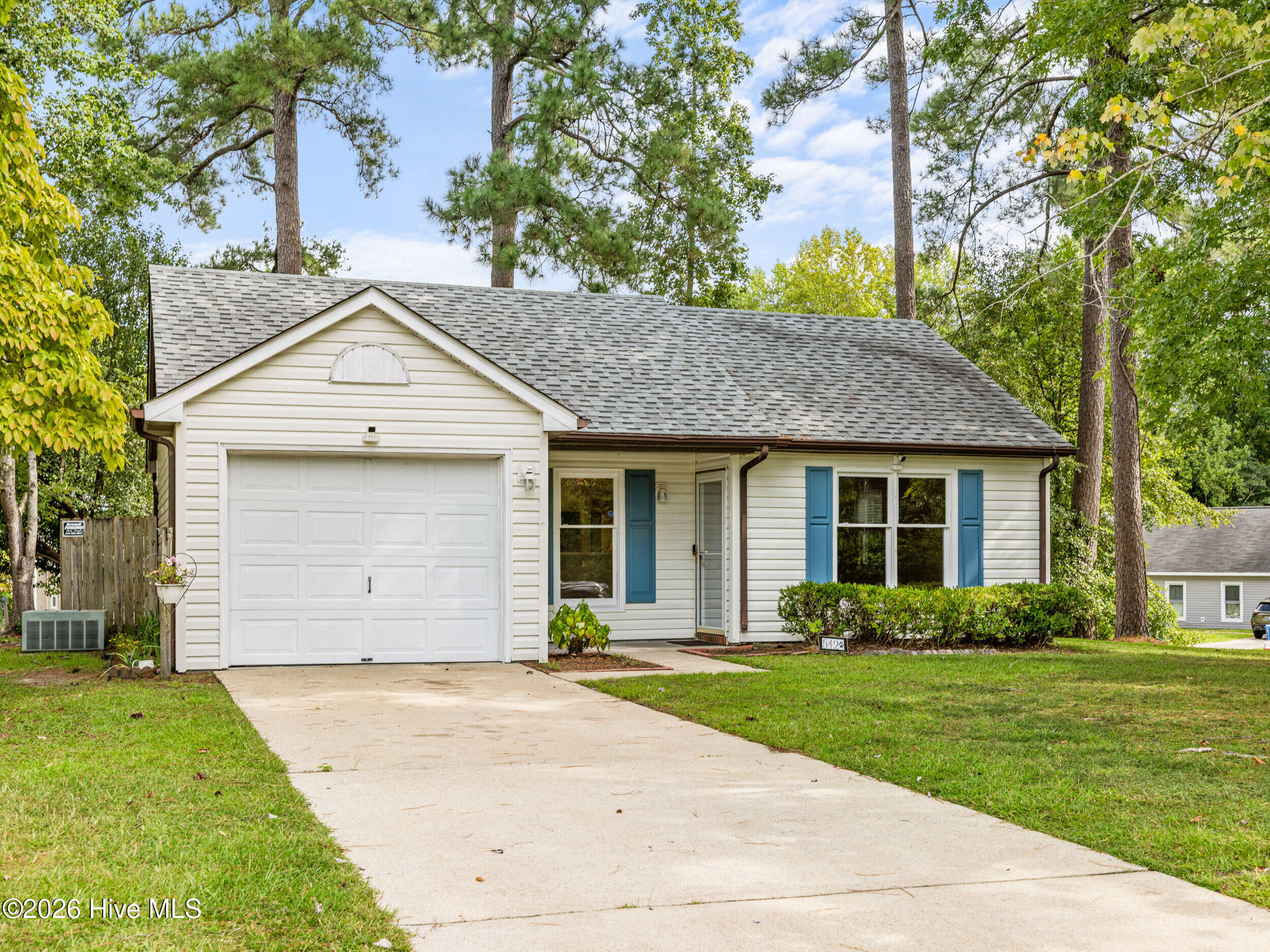 542 Shadowridge Road Jacksonville, NC 28546 - Photo 3 of 33 Gallery Image 3