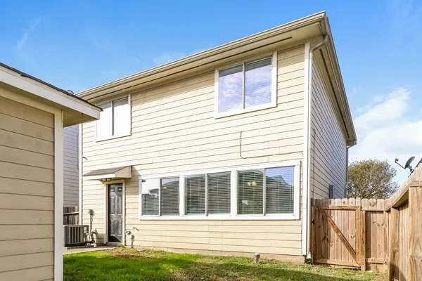 $1,645 | 1043 Verde Trails Drive, Houston, TX 77073