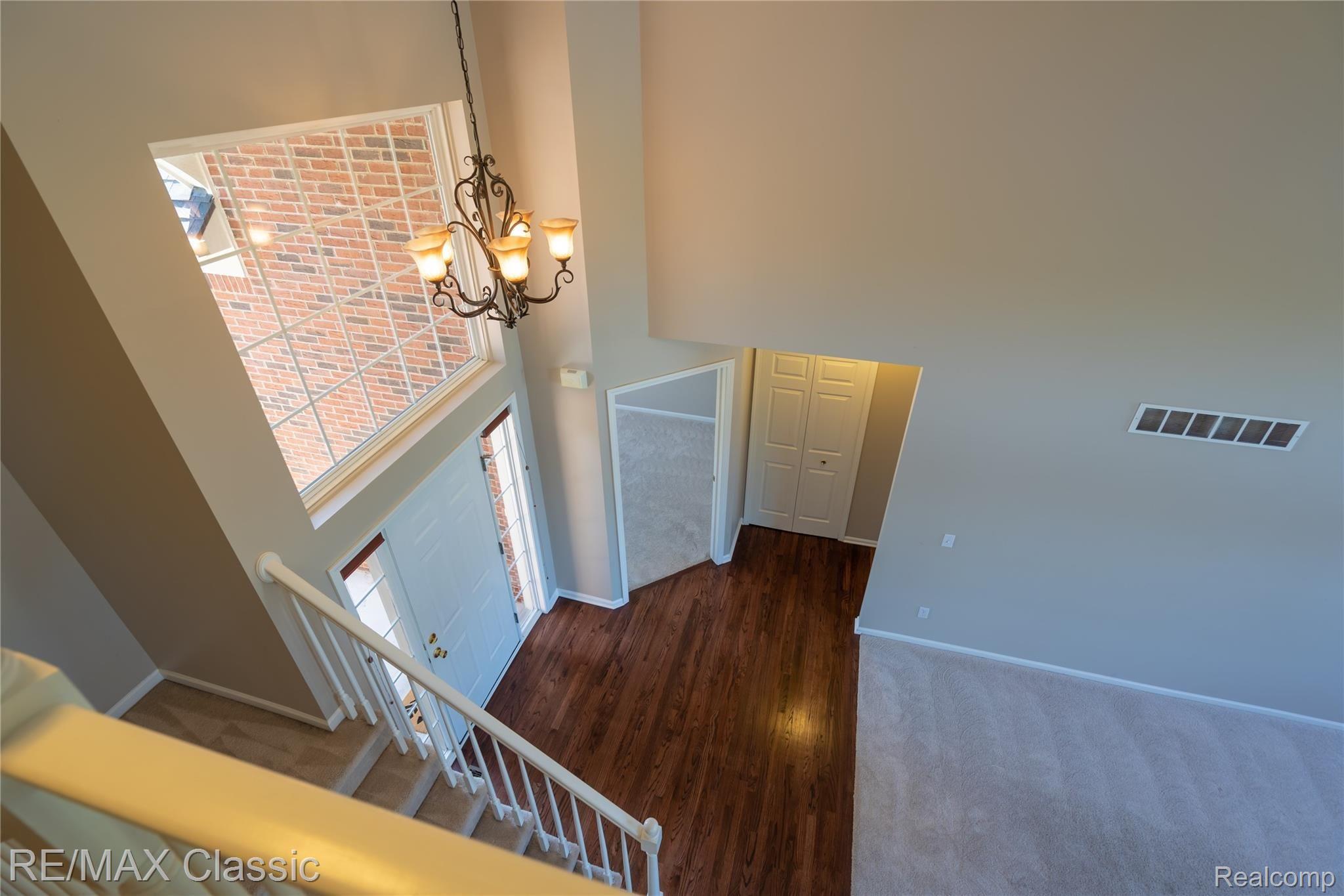 8178 Jeremy Road Belleville, MI 48111 - Photo 19 of 26 Foyer from above.jpg