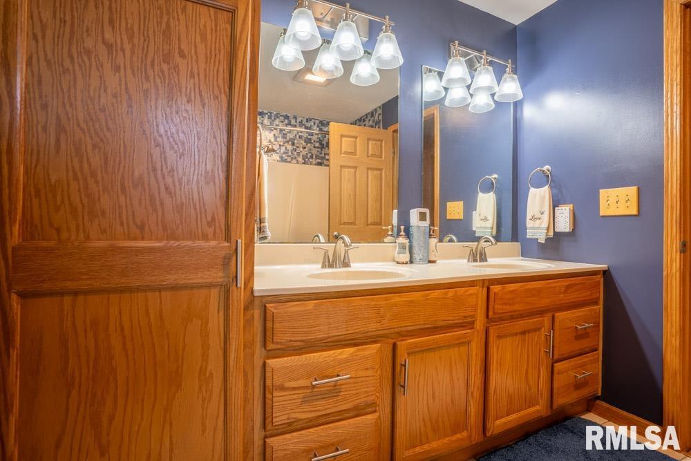 800 Anne Street Washington, IL 61571 - Photo 14 of 36 Gallery Image 14