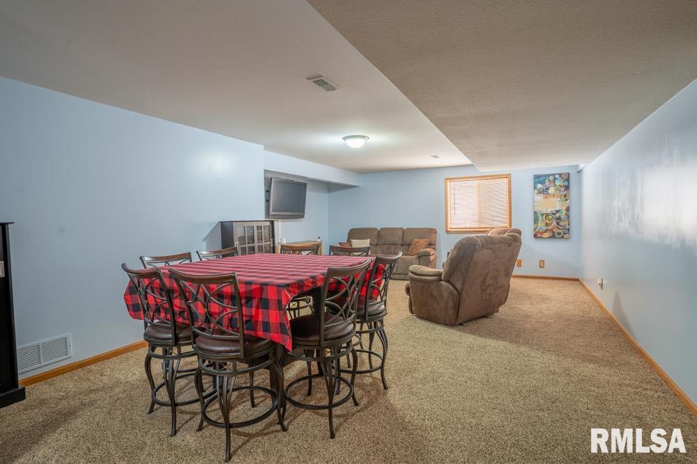 800 Anne Street Washington, IL 61571 - Photo 21 of 36 Gallery Image 21