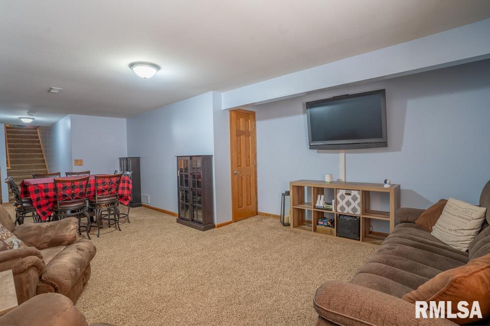 800 Anne Street Washington, IL 61571 - Photo 22 of 36 Gallery Image 22