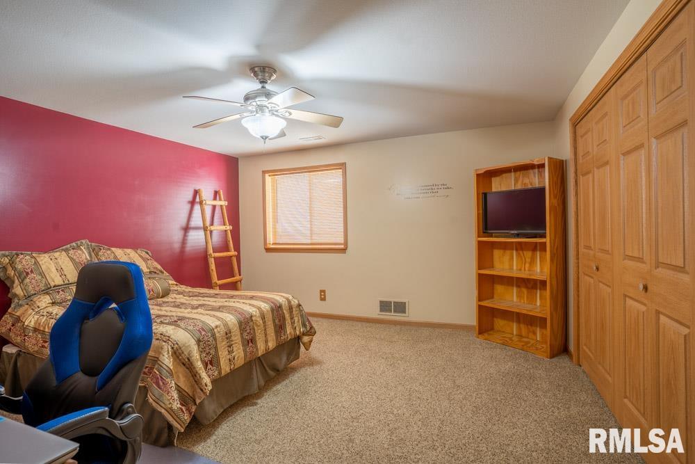 800 Anne Street Washington, IL 61571 - Photo 25 of 36 Gallery Image 25