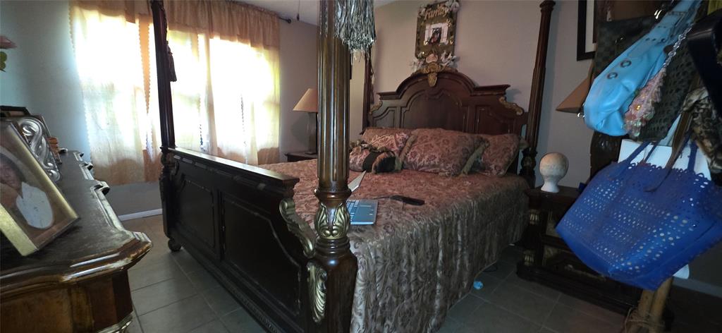 9522 Affirmed Lane Boca Raton, FL 33496 - Photo 6 of 10 a living room with furniture