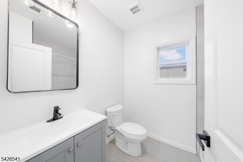 324 Second Street, Unit 2 Elizabeth Port, NJ 07206 - Photo 5 of 11