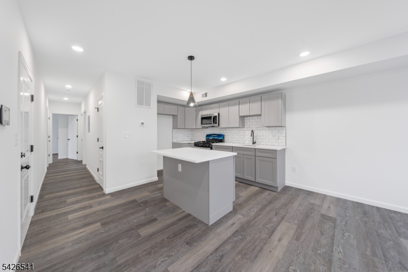 324 Second Street, Unit 2 Elizabeth Port, NJ 07206 - Photo 7 of 11