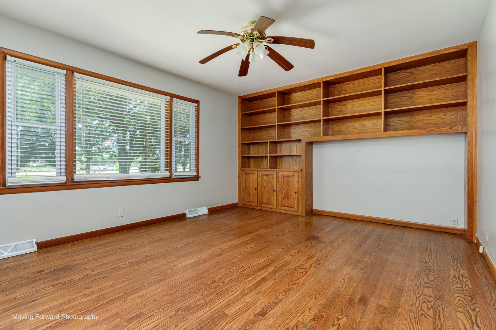 7S175 North Eola Road Aurora, IL 60502 - Photo 3 of 17