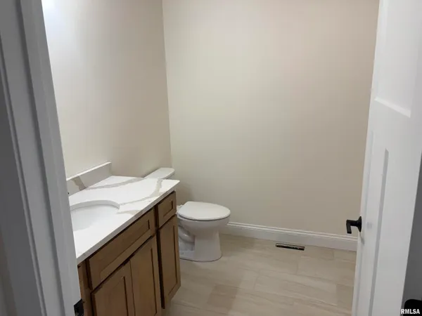 $414,000 | 1719 Ambleside Drive, Springfield, IL 62711
