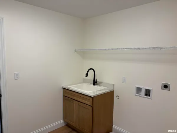 $414,000 | 1719 Ambleside Drive, Springfield, IL 62711