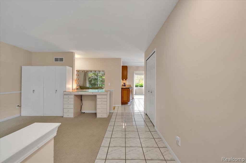 1370 South Boulevard Rochester, MI 48309 - Photo 9 of 65