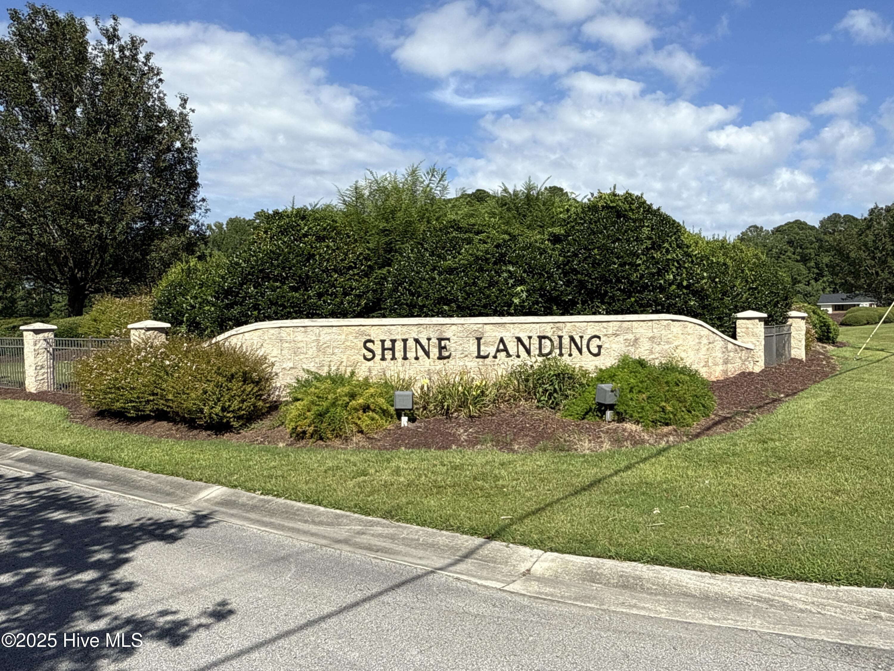 338 Southern Way Arapahoe, NC 28510 - Photo 3 of 31 IMG_6802 2