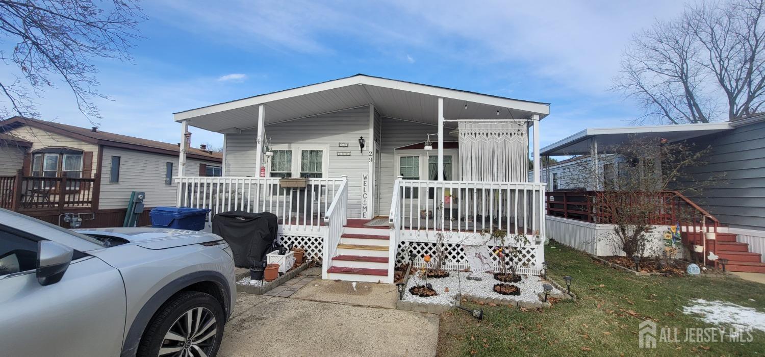29 Poe Road North Brunswick, NJ 08902 - Photo 2 of 2