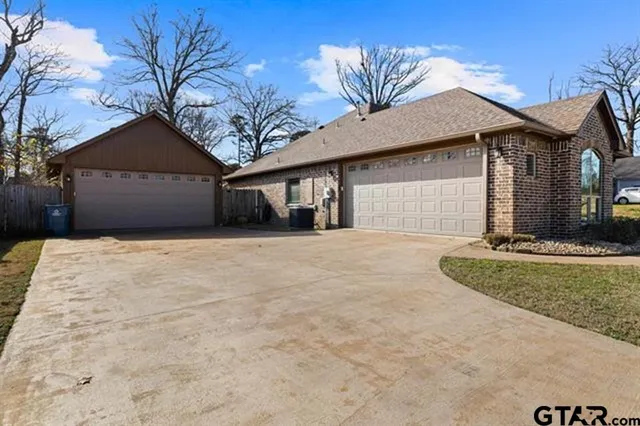 $418,000 | 125 Towering Oaks Branch, Longview, TX 75602