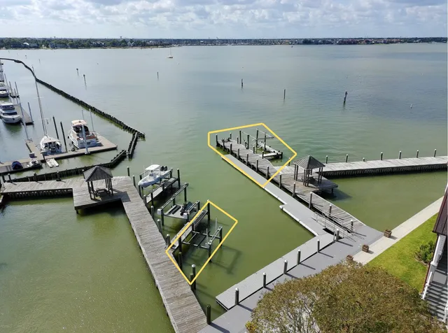 $1,851,400 | 2439 Lakewood Pointe, Seabrook, TX 77586