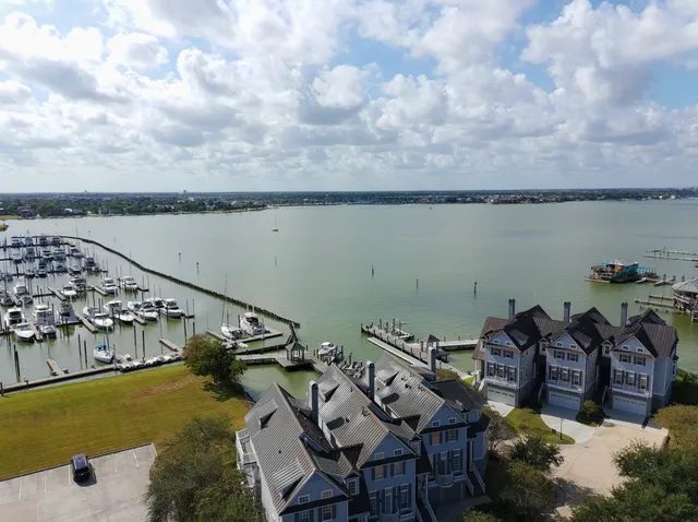$1,851,400 | 2439 Lakewood Pointe, Seabrook, TX 77586