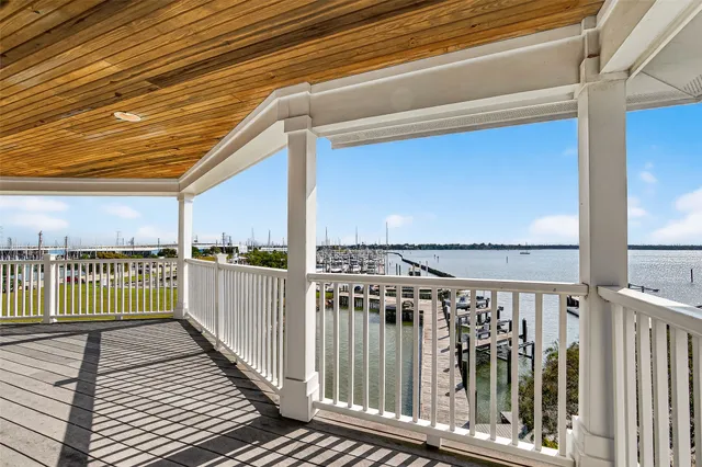 $1,851,400 | 2439 Lakewood Pointe, Seabrook, TX 77586