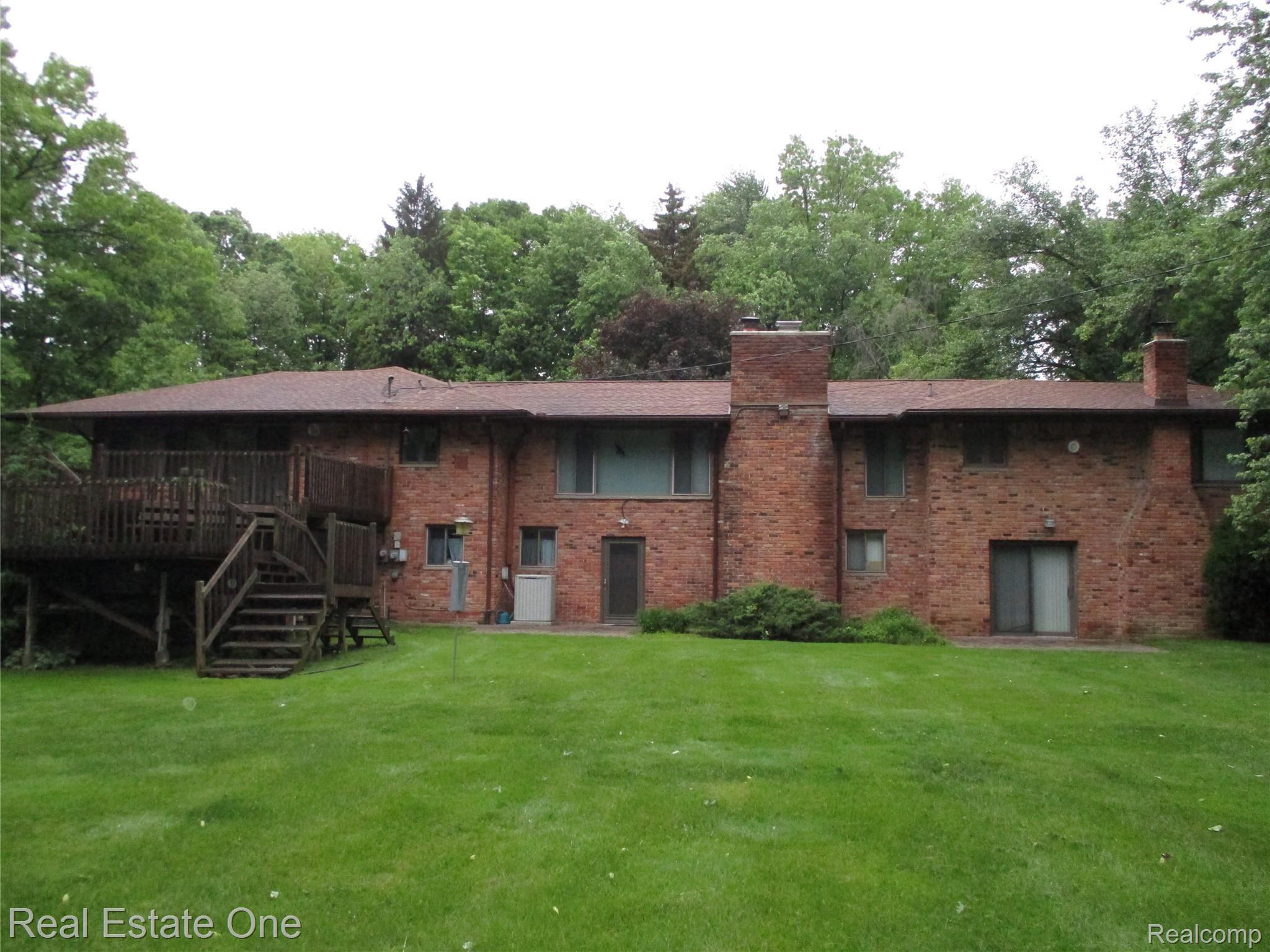 28642 Rollcrest Road Farmington, MI 48334 - Photo 9 of 53 IMG_3874.JPG