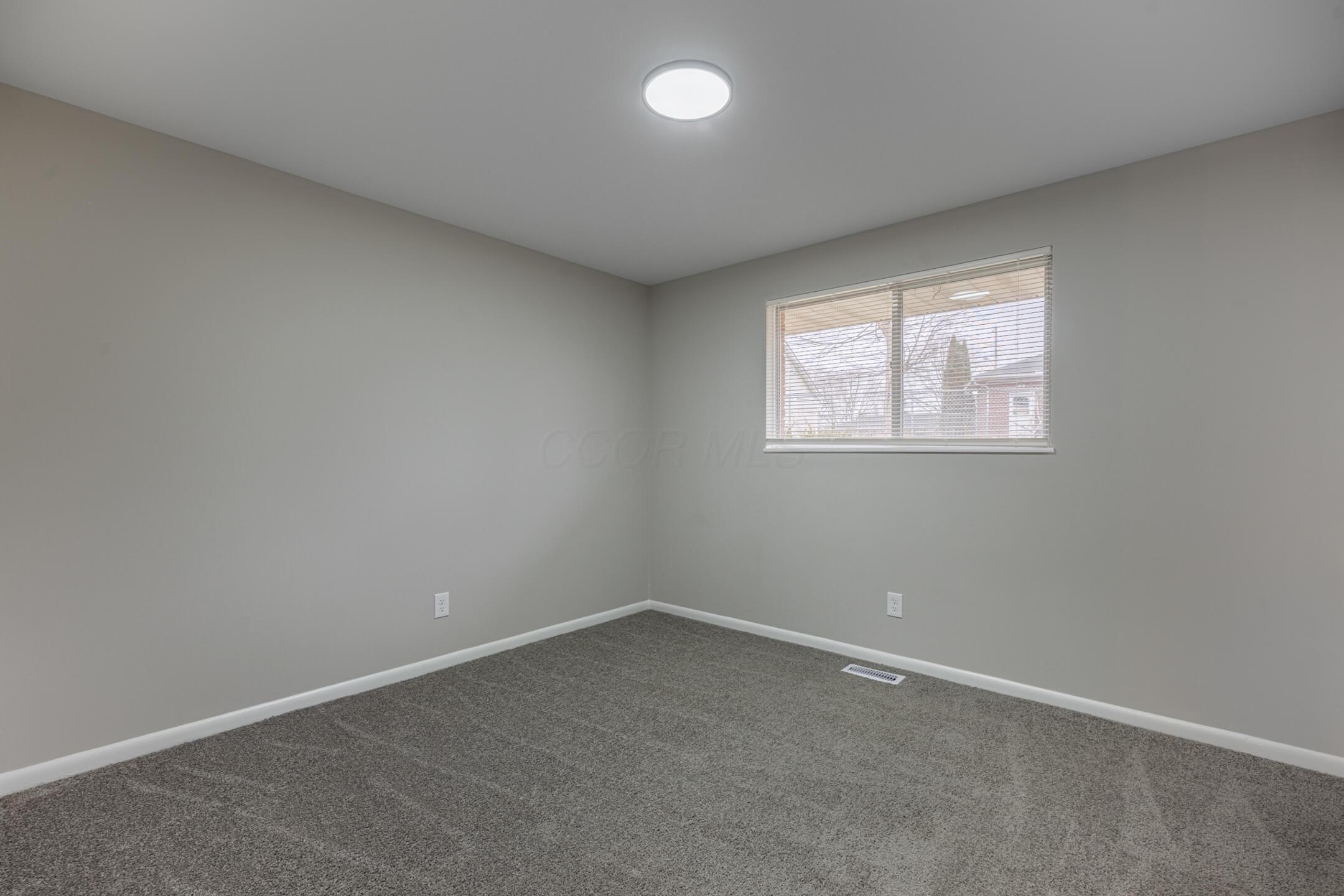 958 Torrence Drive Springfield, OH 45503 - Photo 15 of 35 958 Torrence-16