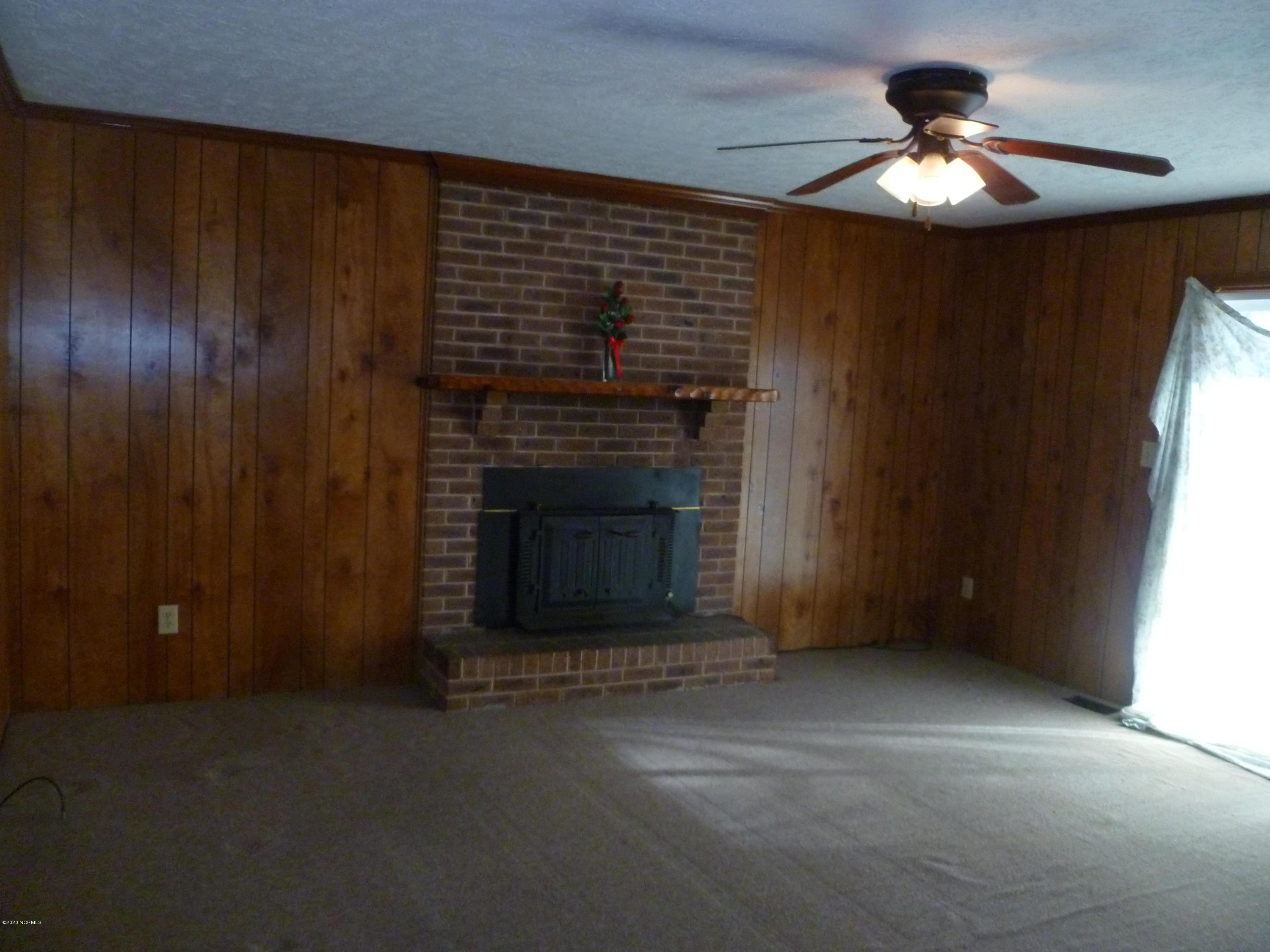 12420 Kay Road Laurinburg, NC 28352 - Photo 8 of 10 Den