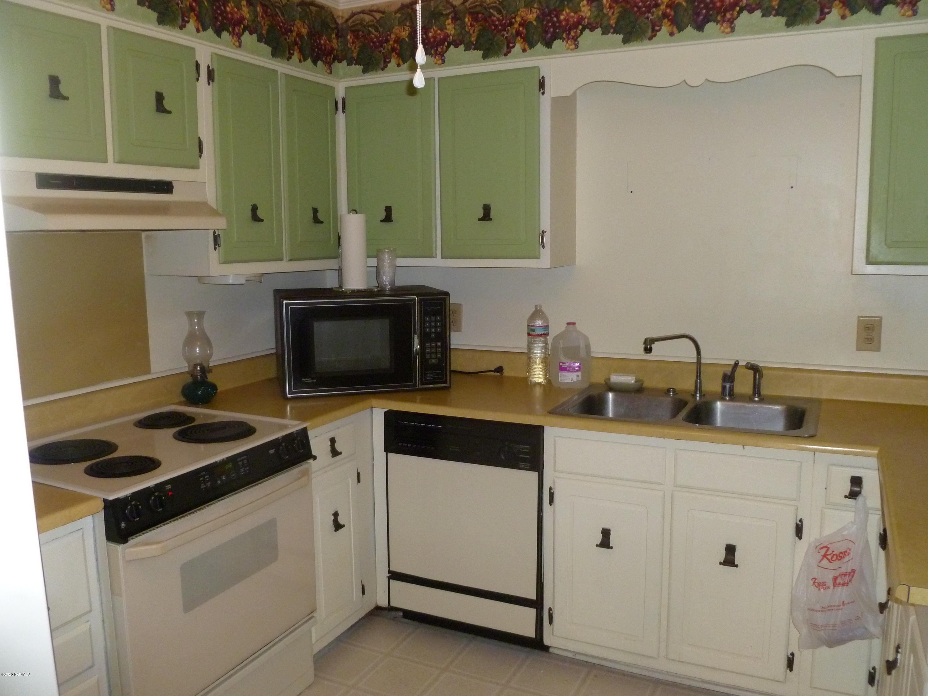 12420 Kay Road Laurinburg, NC 28352 - Photo 9 of 10 Kitchen