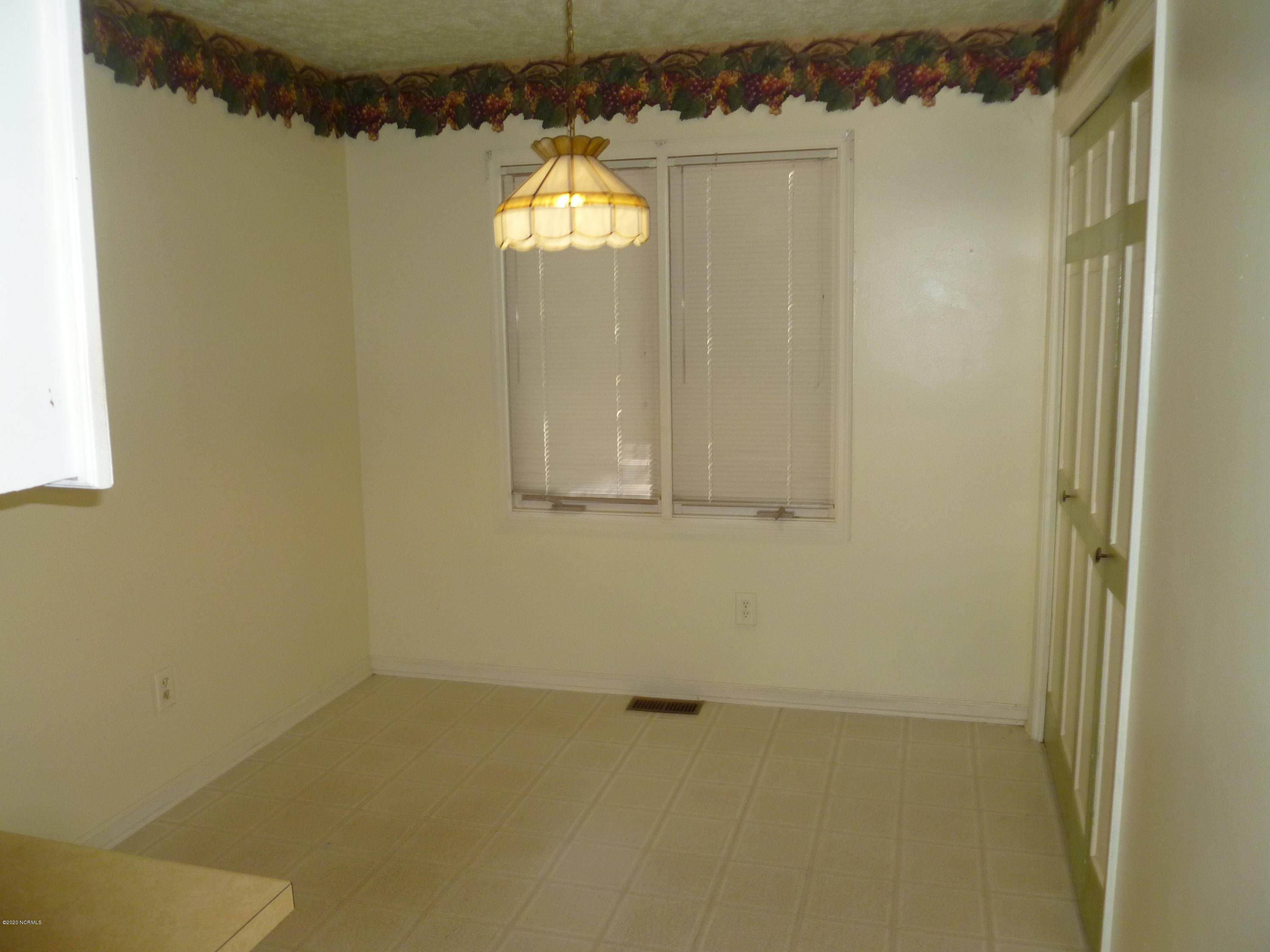 12420 Kay Road Laurinburg, NC 28352 - Photo 10 of 10 breakfast Area