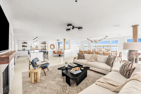 $28,500,000 | 36 Easton Street, Nantucket, MA 02554