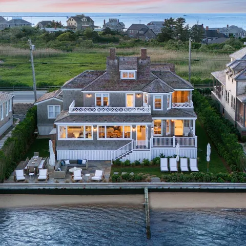 $28,500,000 | 36 Easton Street, Nantucket, MA 02554