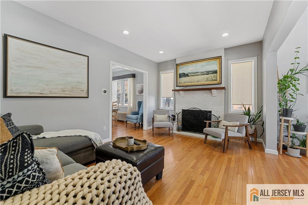 609 Harrison Place Linden, NJ 07036 - Photo 8 of 32