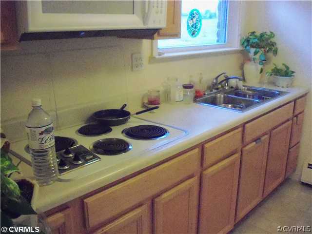 5806 West Rois Road Richmond, VA 23227 - Photo 4 of 8 Kitchen