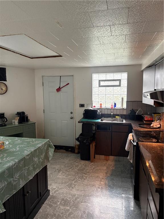 427 Oak Alley McKees Rocks, PA 15136 - Photo 2 of 6 Gallery Image 2
