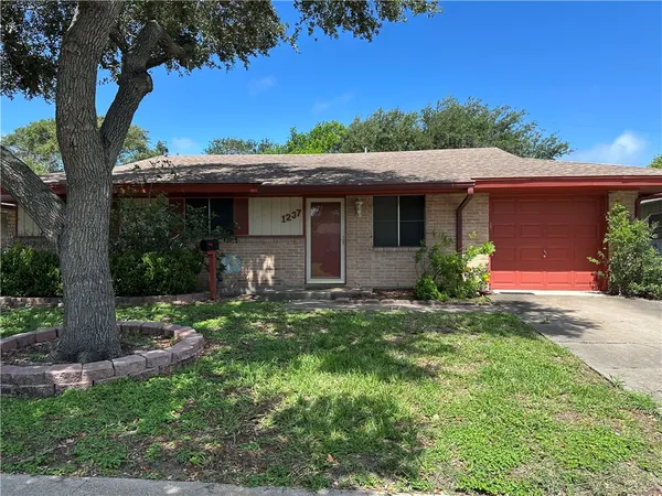 $1,550 | 1237 Denver Street, Portland, TX 78374