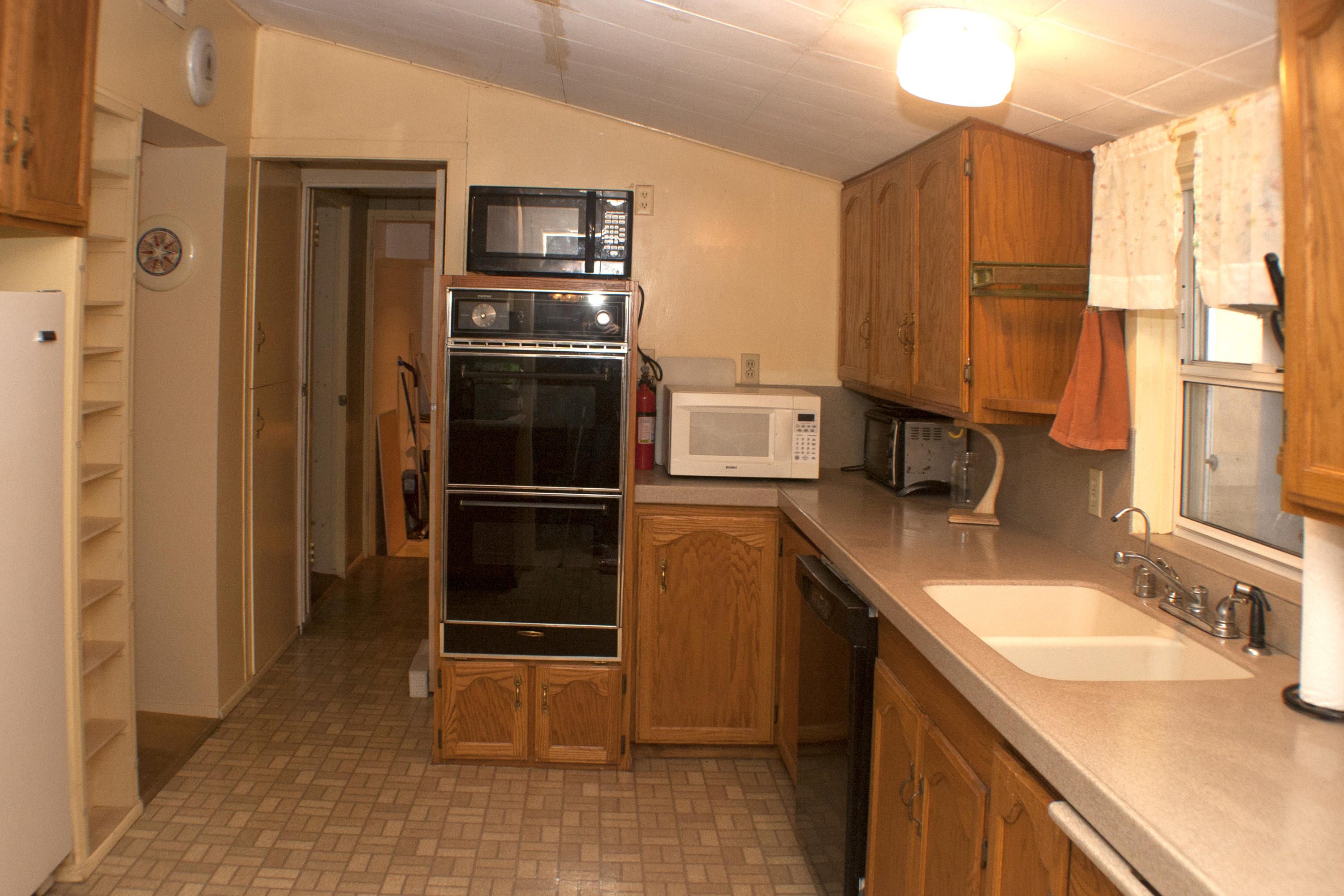 3863 Fairfax Road Santa Barbara, CA 93110 - Photo 10 of 28 Kitchen2