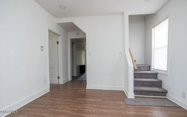 $2,500 | 1538 Nott Street, Schenectady, NY 12308