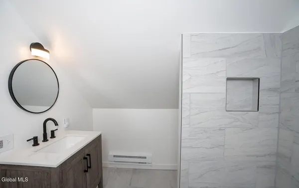 $2,500 | 1538 Nott Street, Schenectady, NY 12308