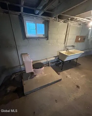 $2,500 | 1538 Nott Street, Schenectady, NY 12308