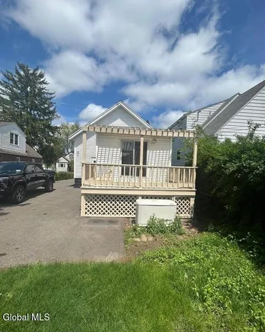 $2,500 | 1538 Nott Street, Schenectady, NY 12308