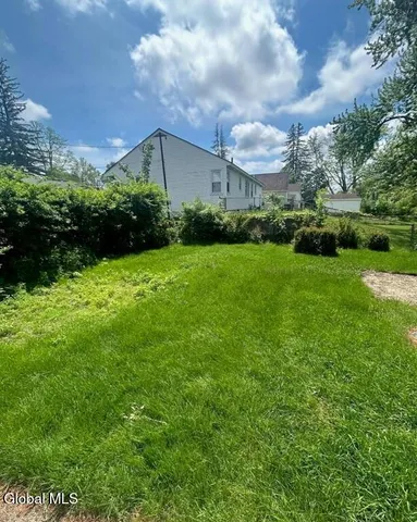 $2,500 | 1538 Nott Street, Schenectady, NY 12308