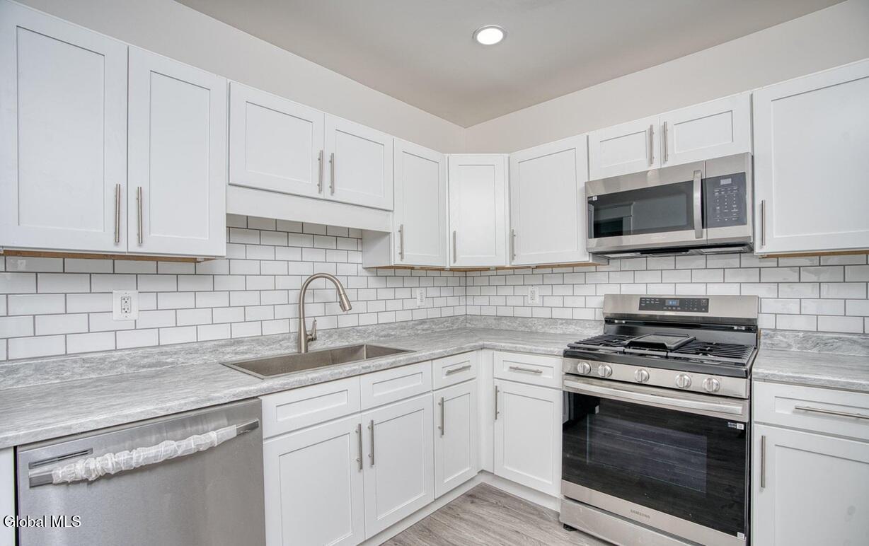 1538 Nott Street Schenectady, NY 12308 - Photo 6 of 44 6