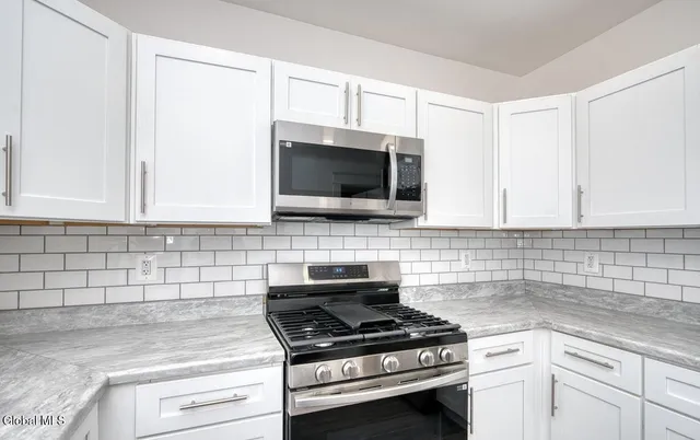 $2,500 | 1538 Nott Street, Schenectady, NY 12308