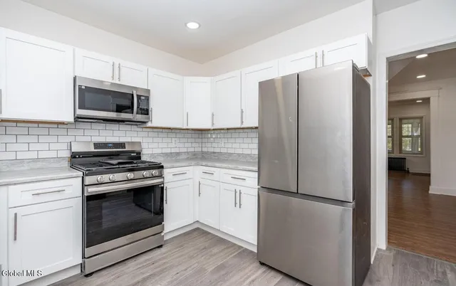 $2,500 | 1538 Nott Street, Schenectady, NY 12308