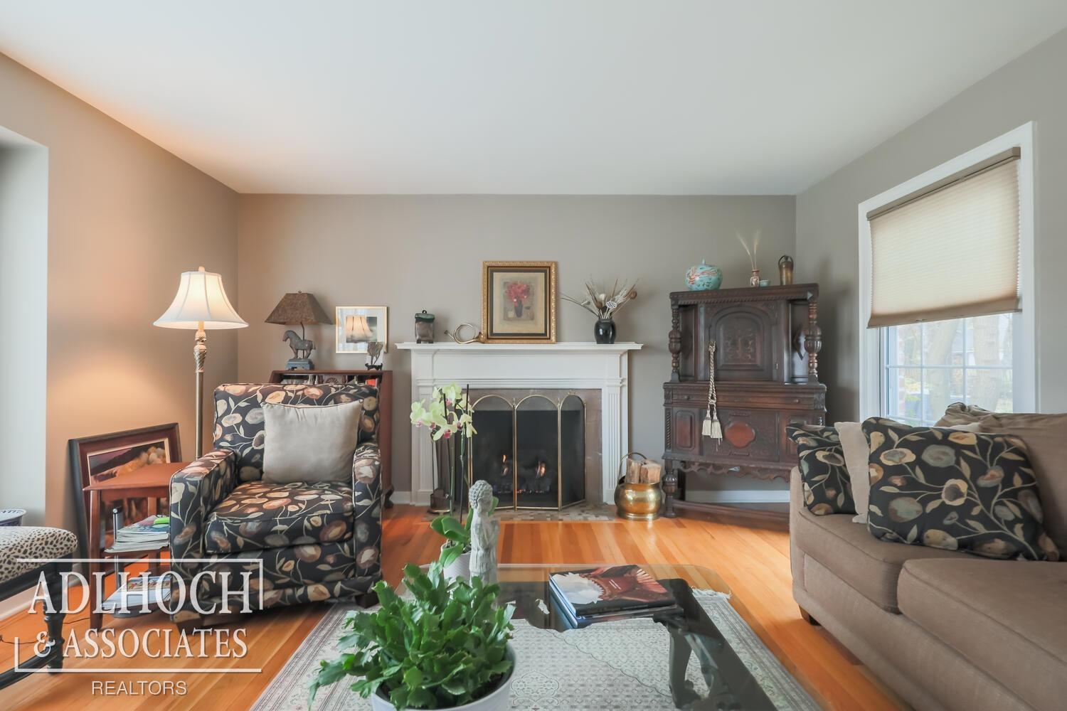 623 Barrington Road Grosse Pointe, MI 48230 - Photo 5 of 18 50095957-4.JPG