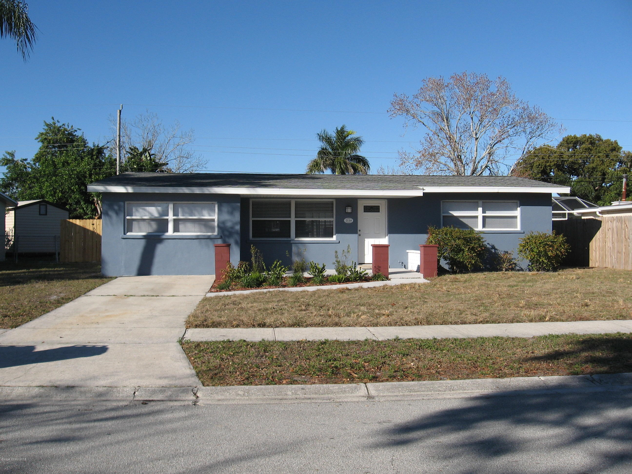 2114 Woodbury Road Melbourne, FL 32935 - Photo 2 of 31 IMG_1871